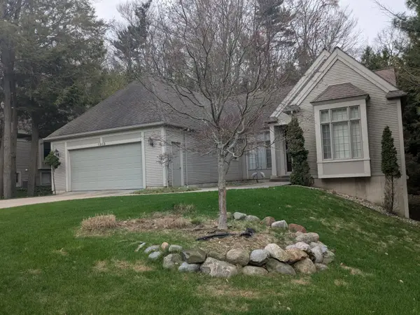 1949 Forest Glen Drive, Norton Shores, MI 49441