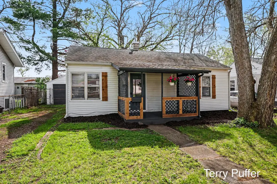 58 Lamora Avenue, Battle Creek, MI 49037 - #2