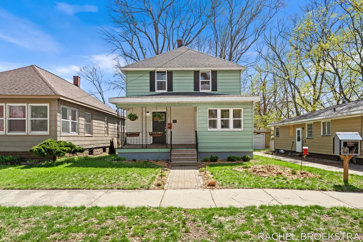817 W Dale Avenue, Muskegon, MI 49441 - #1