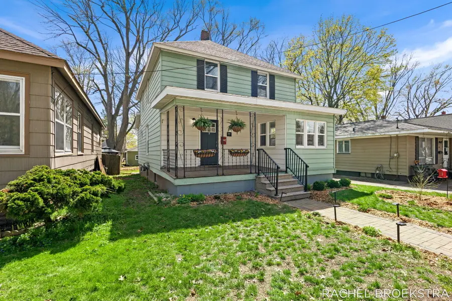 817 W Dale Avenue, Muskegon, MI 49441 - #3