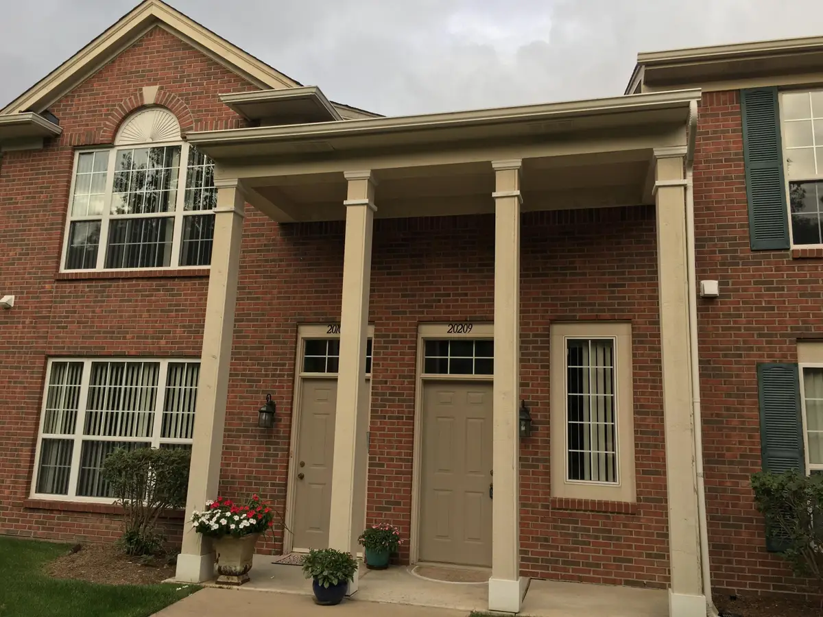 20209 Chesapeake Circle, Walled Lake, MI 48390 - #1