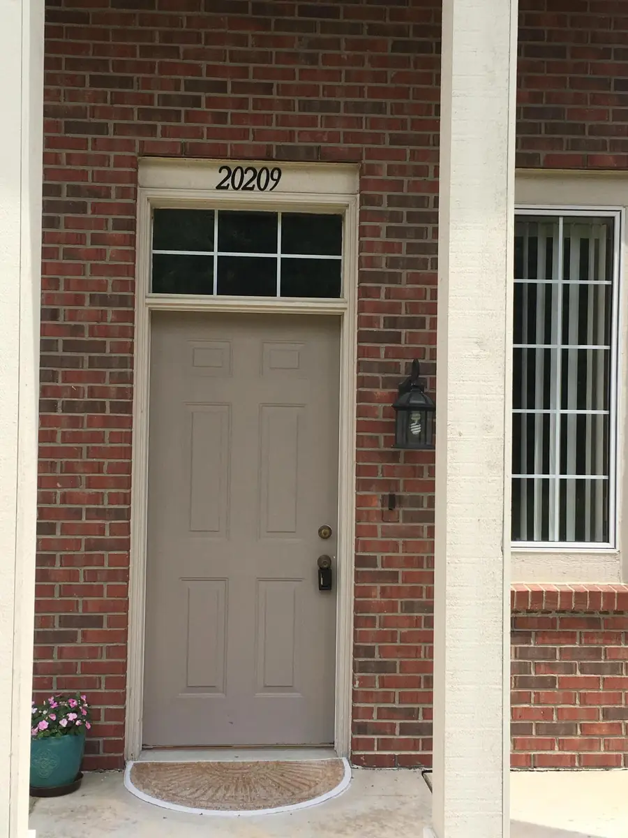 20209 Chesapeake Circle, Walled Lake, MI 48390 - #2