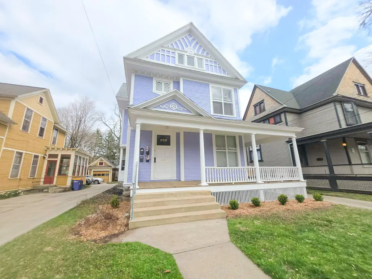 226 College Avenue Ne, Grand Rapids, MI 49503 - #1