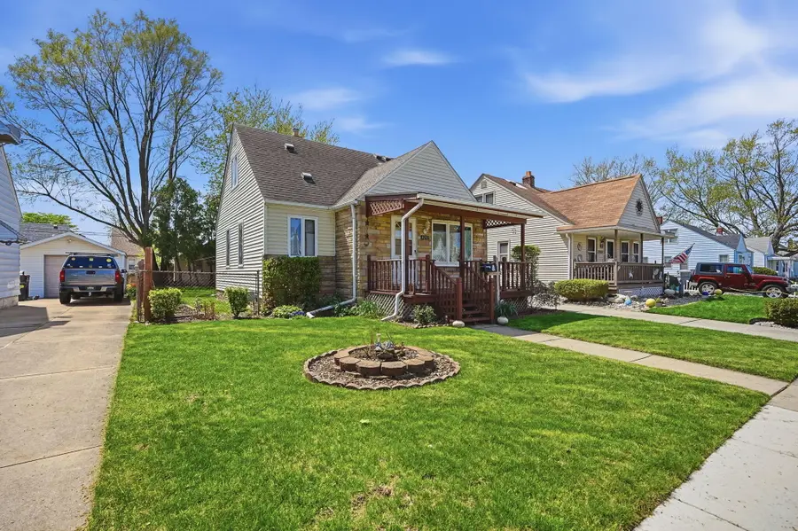 8292 Superior Street, Center Line, MI 48015 - #2