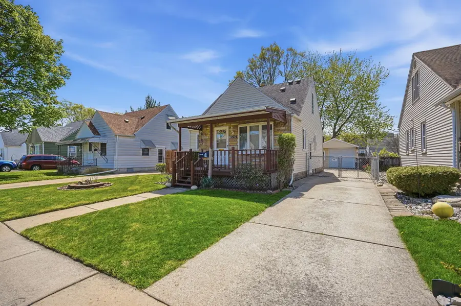 8292 Superior Street, Center Line, MI 48015 - #3