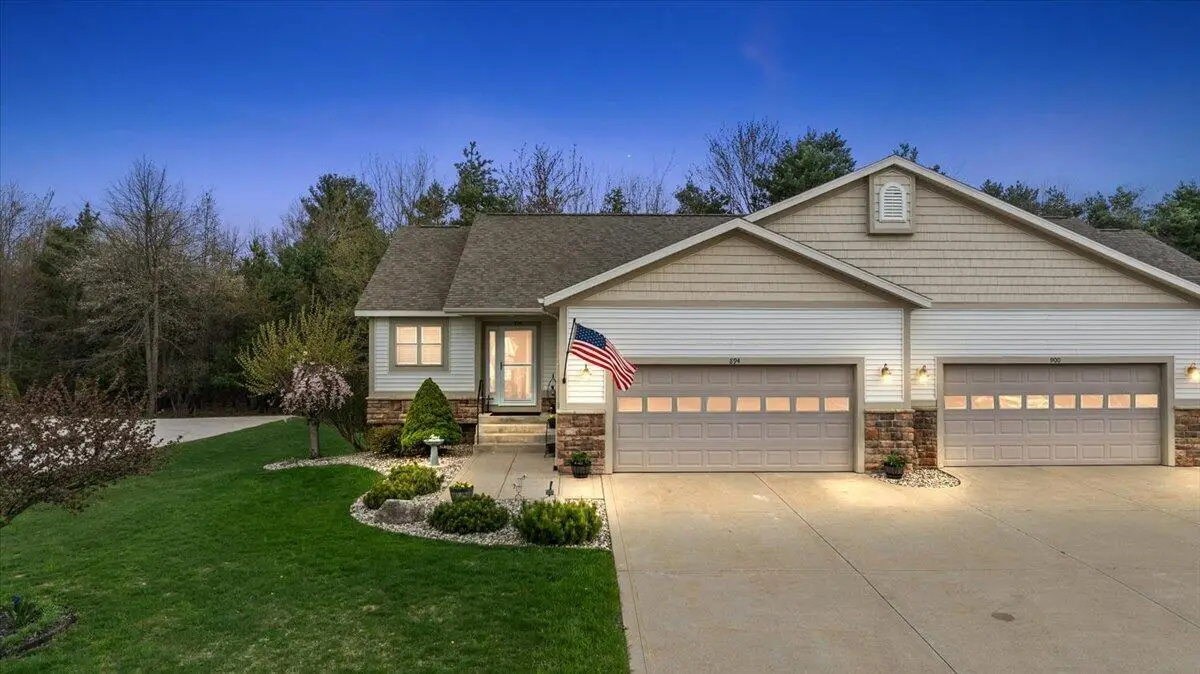 894 N Sandalwood Circle, Norton Shores, MI 49441 - #1