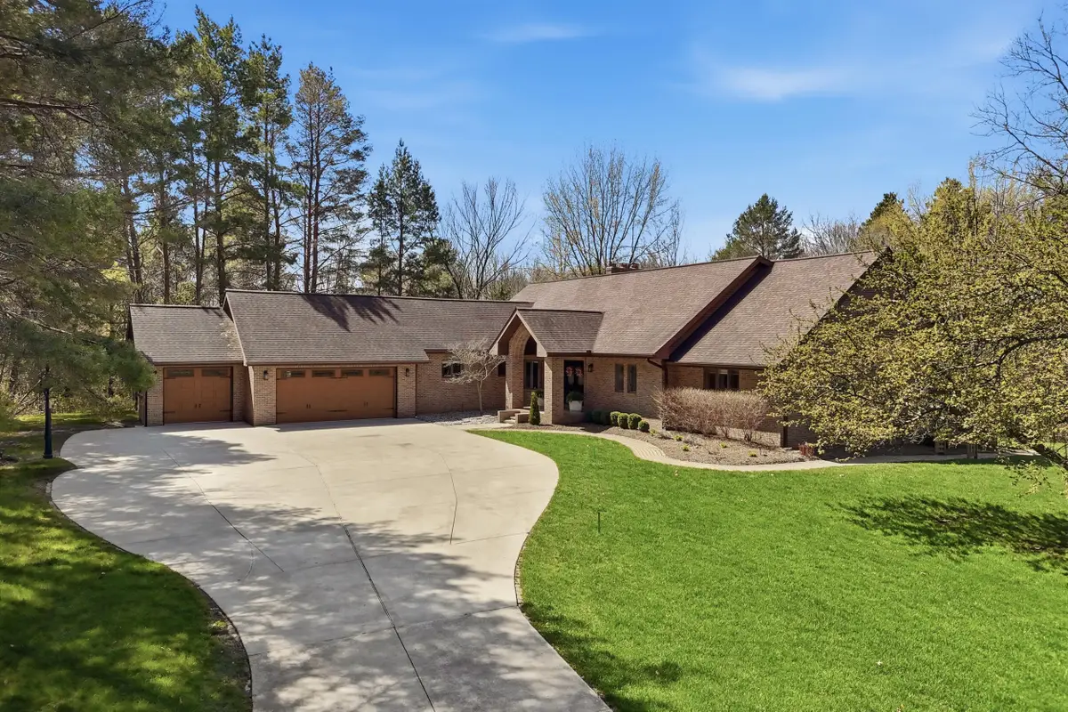 9256 Fenton Road, Grand Blanc, MI 48439 - #1