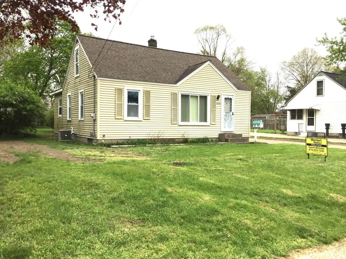 3228 Taft Avenue Sw, Wyoming, MI 49519 - #1