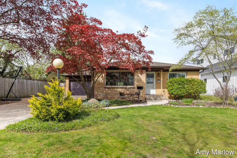 1553 Ridgewood Avenue Se, East Grand Rapids, MI 49506 - #3