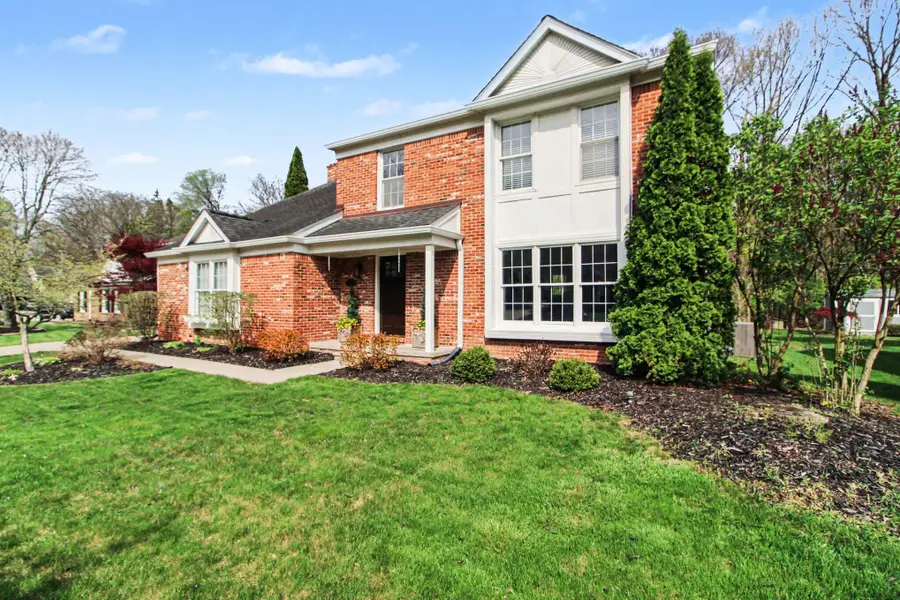 15698 Oakhill Court, Livonia, MI 48154 - #3