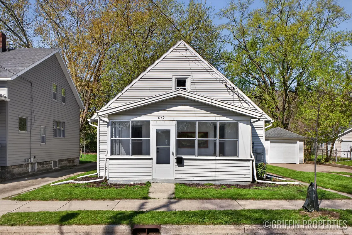 679 Garfield Avenue Nw, Grand Rapids, MI 49504 - #1