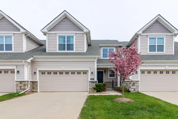 2544 Oxford Circle, Ann Arbor, MI 48103