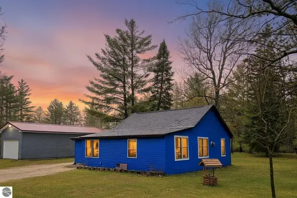 10215 E Madison Road, St. Helen, MI 48656