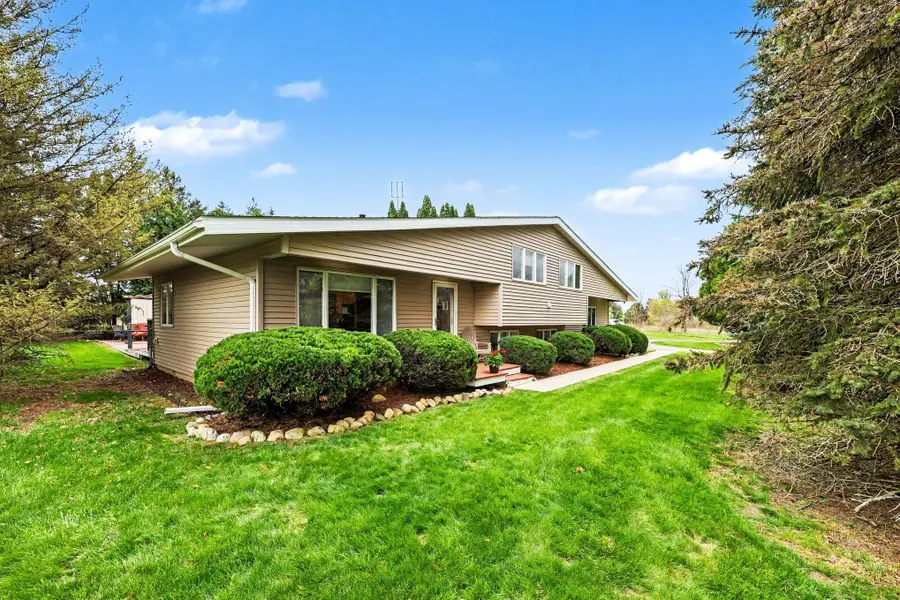 17797 W Pleasant Lake Road, Manchester, MI 48158 - #2