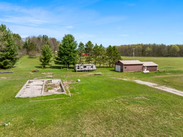 167 N Pioneer Road, Beulah, MI 49617