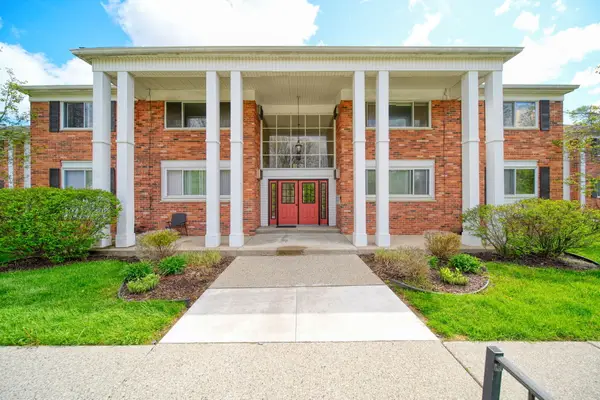 525 Fairbrook Street #207, Northville, MI 48167