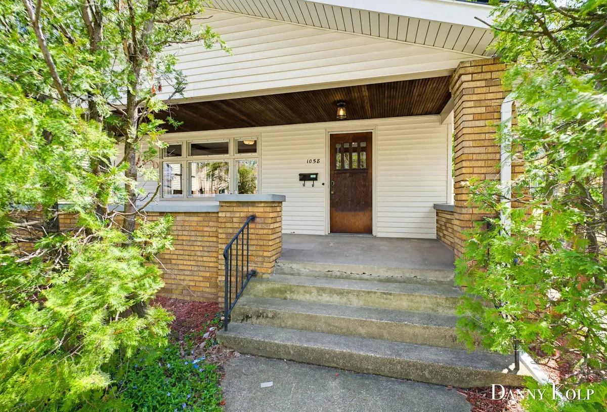 1058 4th Street Nw, Grand Rapids, MI 49504 - #1