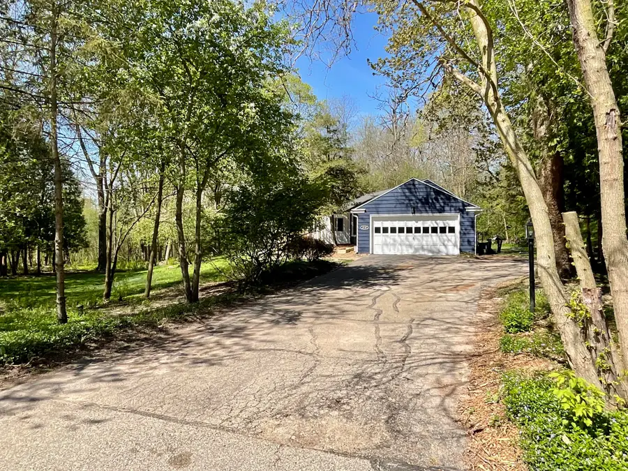 2737 Meadowvale Drive Se, Grand Rapids, MI 49506 - #2