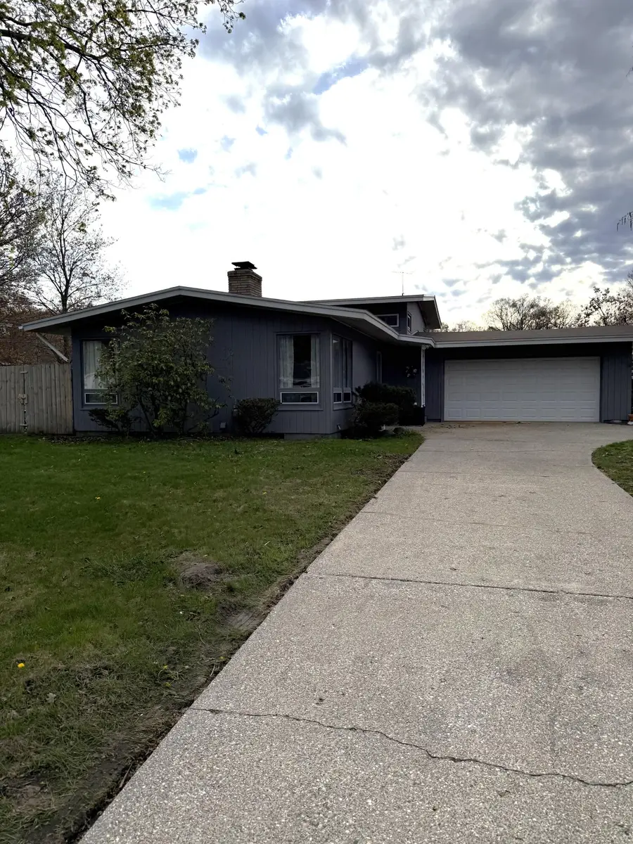 2059 Garland Drive, Norton Shores, MI 49441 - #3