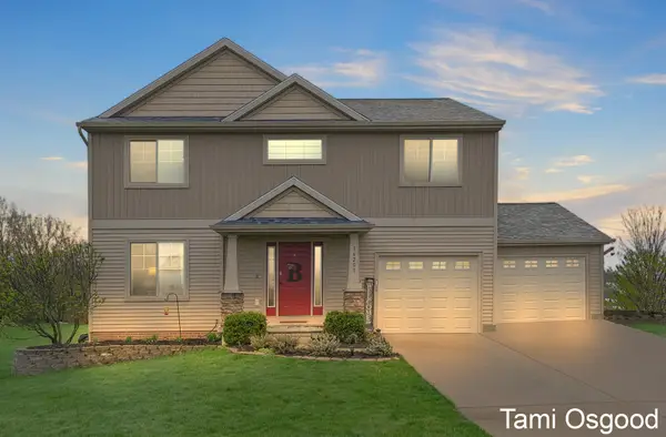 16208 Trent Ridge Drive, Cedar Springs, MI 49319