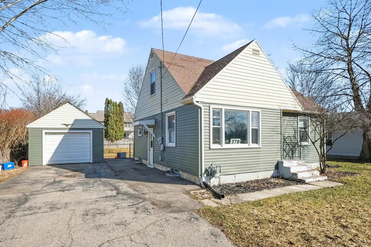 379 E Muskegon Street, Cedar Springs, MI 49319 - #1