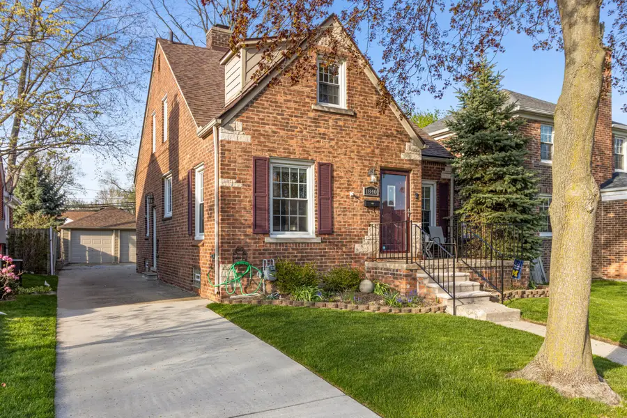 1840 Hampton Road, Grosse Pointe Woods, MI 48236 - #3