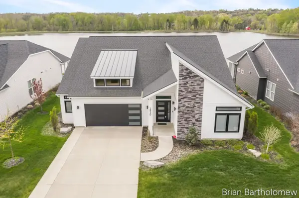 2930 Isle Water Drive, Belmont, MI 49306