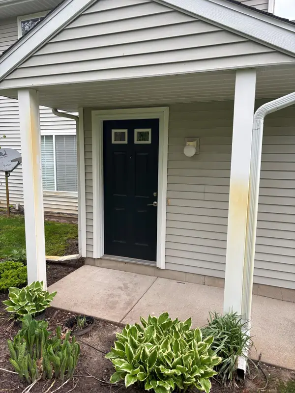 165 Hunters Lane Ne #61, Rockford, MI 49341