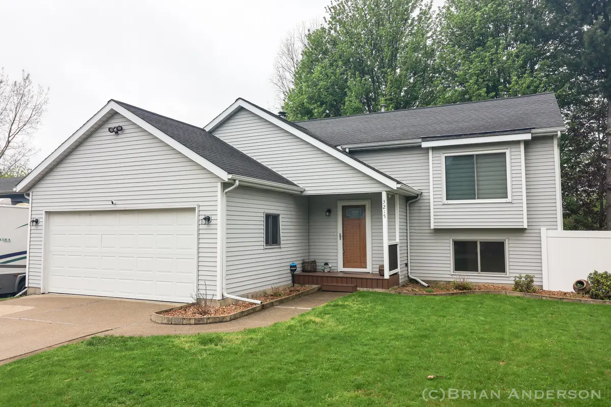 3215 Sunrise Street Se, Grand Rapids, MI 49508 - #1