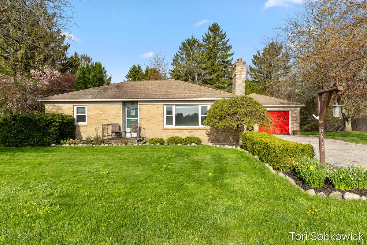 4919 S Green Avenue, Fremont, MI 49412 - #1