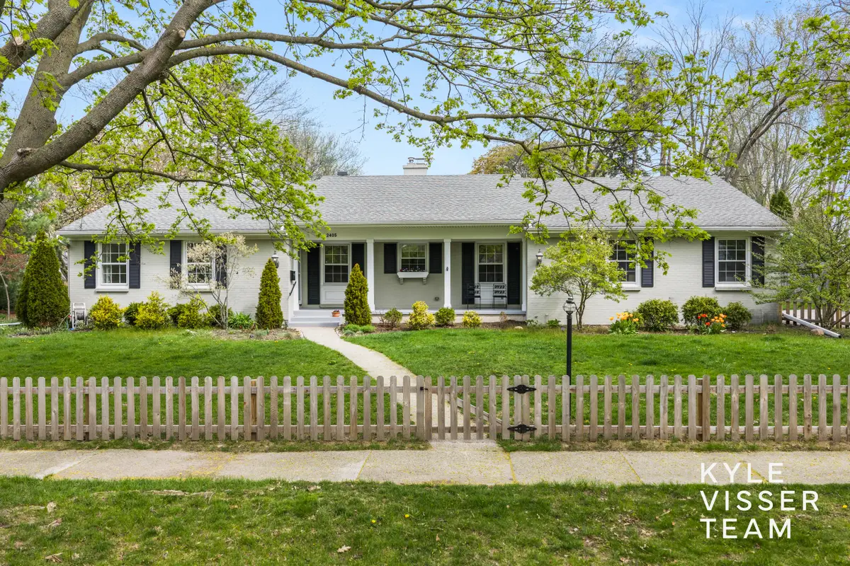 2405 Oakwood Drive Se, East Grand Rapids, MI 49506 - #1