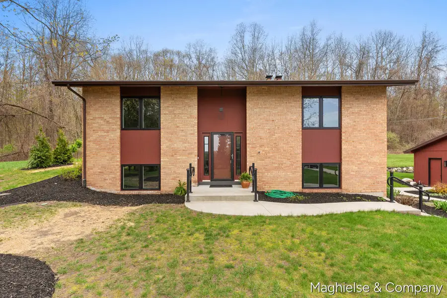 9391 Summit Avenue Ne, Rockford, MI 49341 - #2