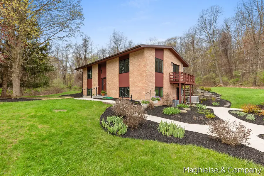 9391 Summit Avenue Ne, Rockford, MI 49341 - #3