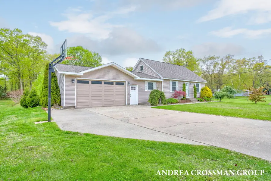 4684 Pine Drive, Holland, MI 49423 - #2