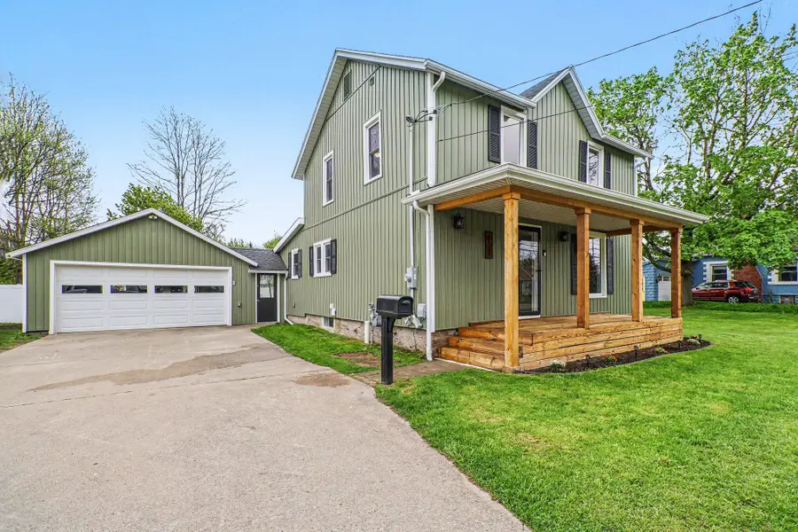 611 S Farmer Street, Otsego, MI 49078 - #2