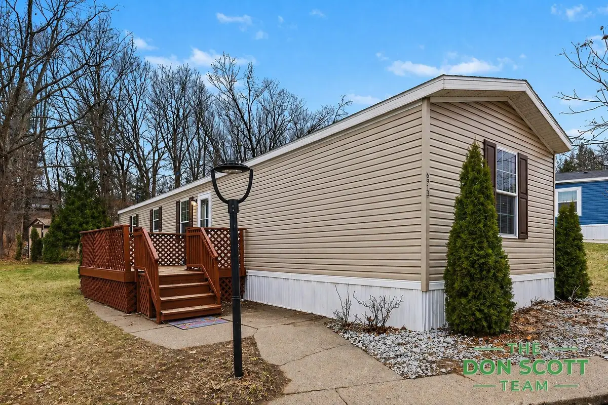 6913 Sandwood Street Ne, Rockford, MI 49341 - #1
