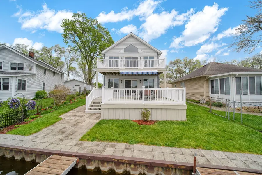 217 N Lakeside Drive, Michigan Center, MI 49254 - #2