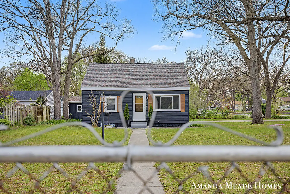 1223 40th Street Sw, Wyoming, MI 49509 - #1