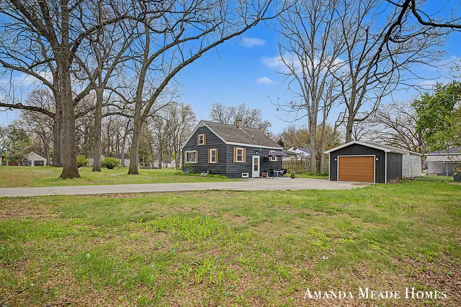 1223 40th Street Sw, Wyoming, MI 49509 - #3