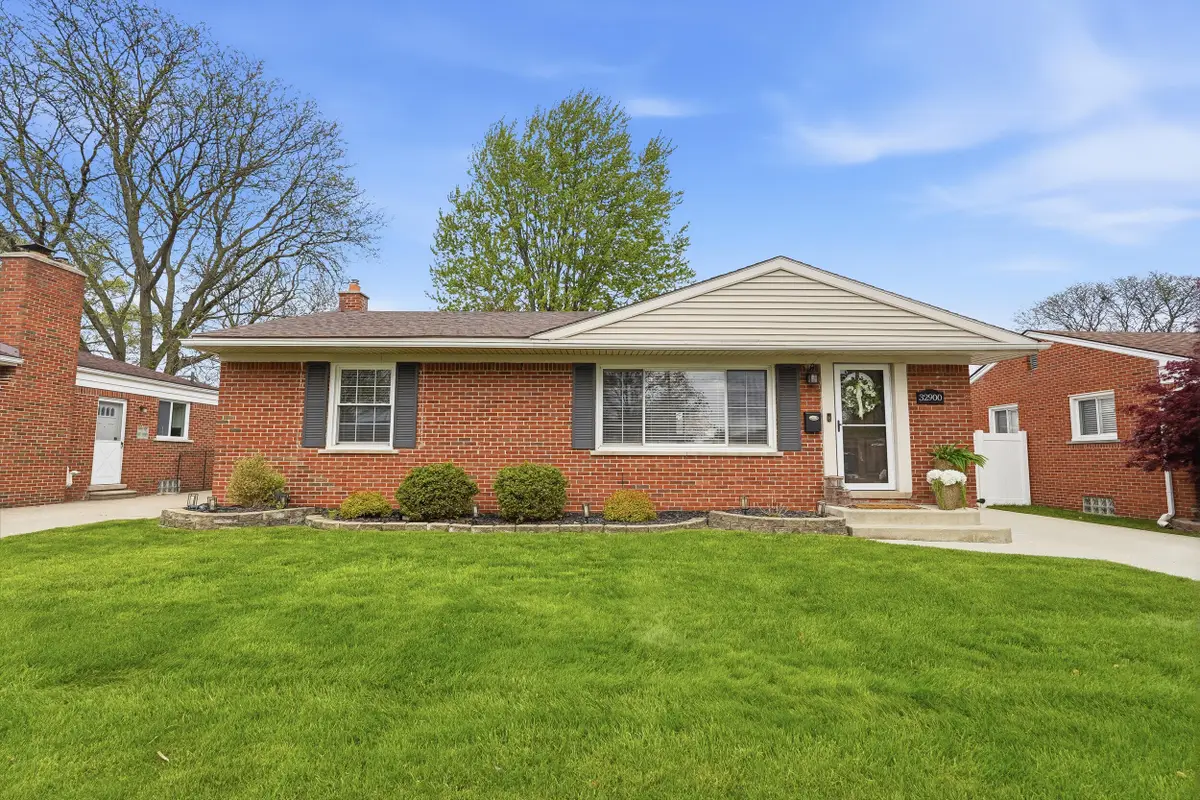 32900 Hees Street, Livonia, MI 48150 - #1