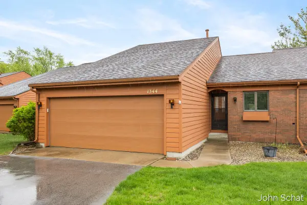 1344 Bent Tree Drive #32, Hudsonville, MI 49426