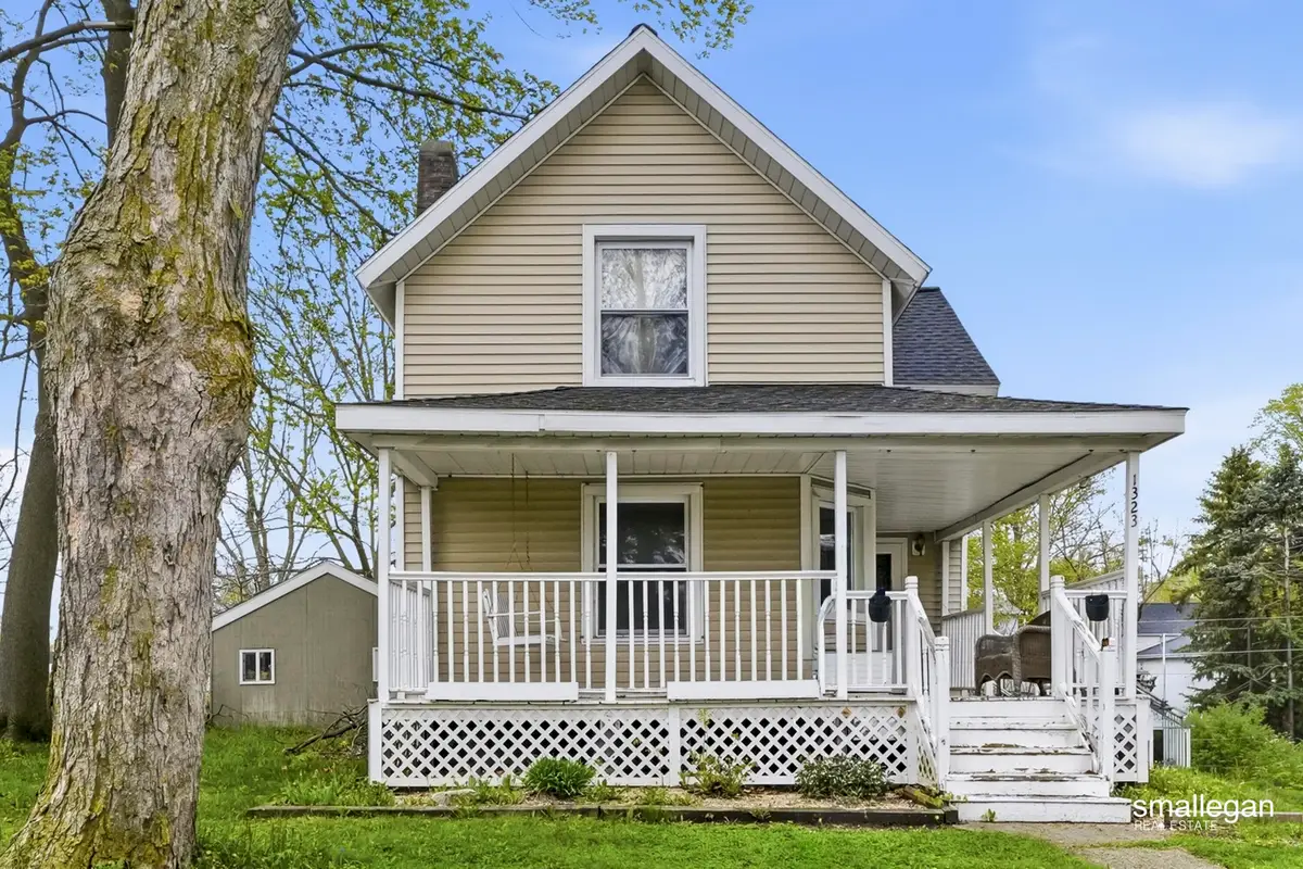 1323 4th Avenue, Lake Odessa, MI 48849 - #1