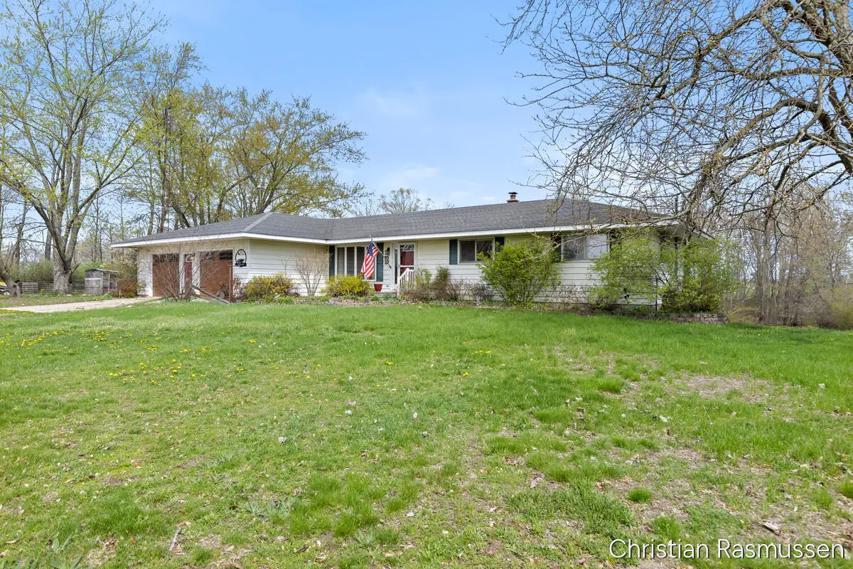 7208 W Dickerson Lake Road, Greenville, MI 48838 - #1