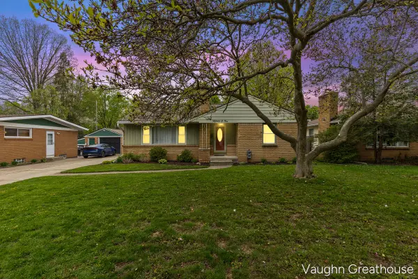 1501 Carlton Avenue Ne, Grand Rapids, MI 49505