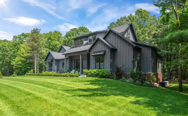 3341 Gaslight Lane, Saugatuck, MI 49453