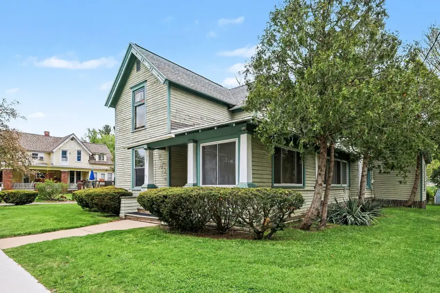 527 N Monroe Street, Lowell, MI 49331 - #3