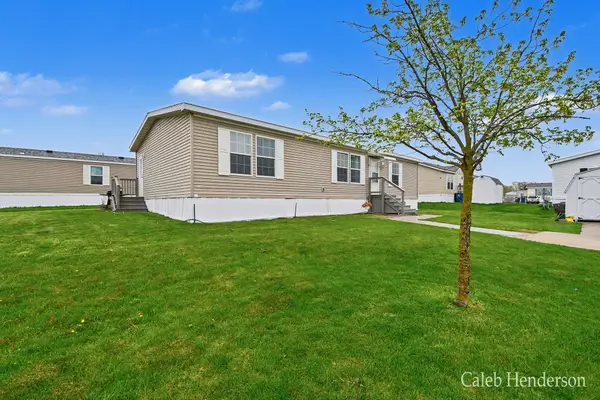 1131 Glasgow Avenue, Wayland, MI 49348