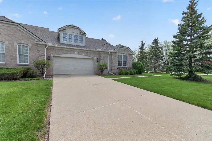 44543 Birchwood Court, Northville, MI 48168 - #3