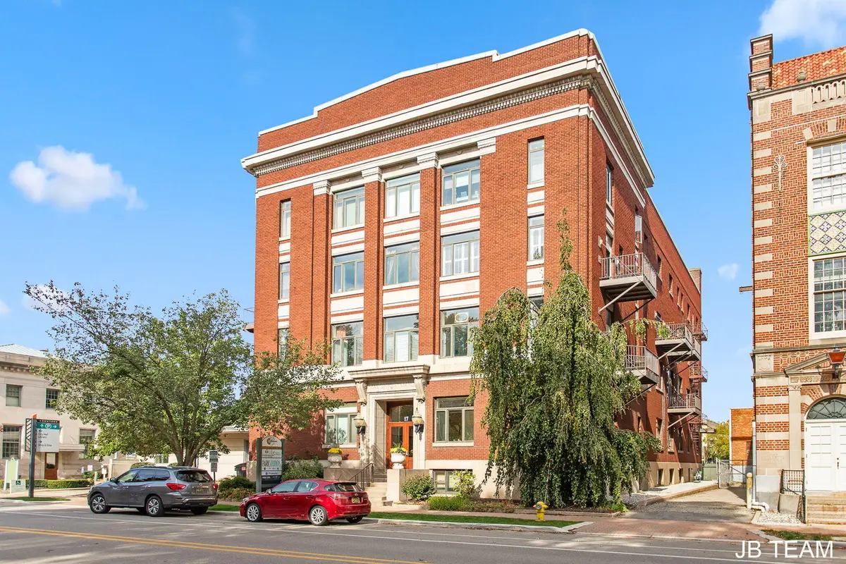 17 W 10th Street #220, Holland, MI 49423 - #1
