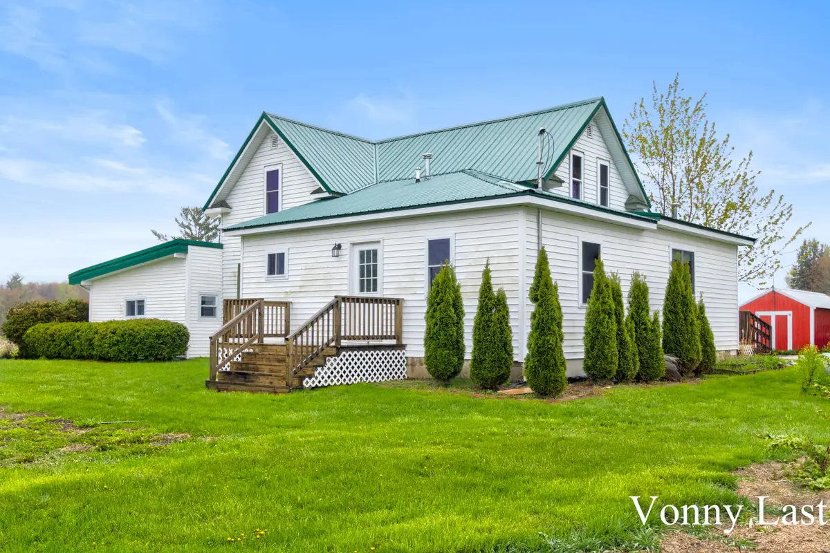 950 W 40th Street, Fremont, MI 49412 - #1